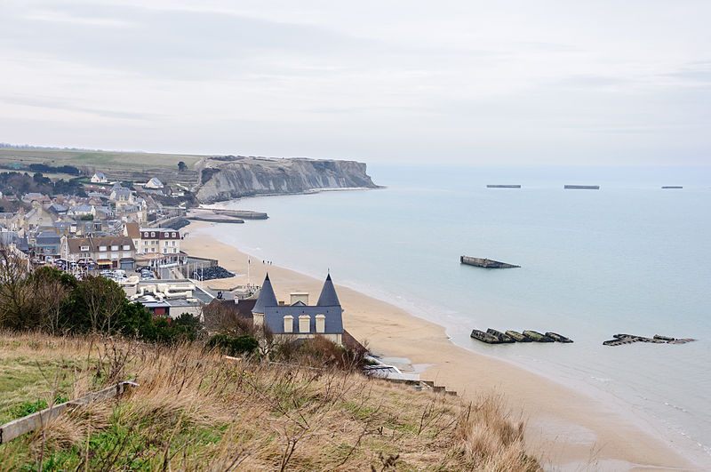 Arromanches-les-Bains_port_artificiel_Mulberry.jpg